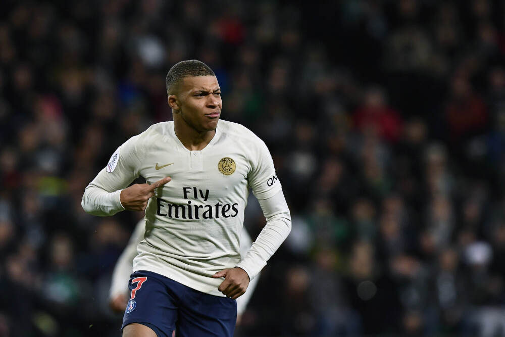 乾隆儿子抄写的《洛神赋》，这字比洛神还美，启功：水平排在清代第一！